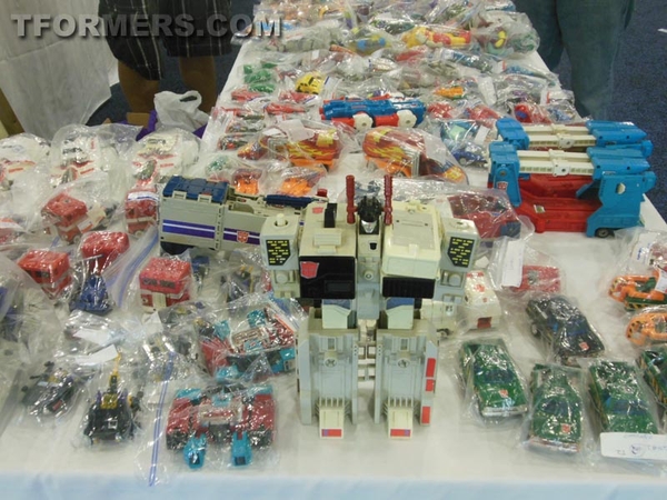 BotCon 2013   The Transformers Convention Dealer Room Image Gallery   OVER 500 Images  (79 of 582)